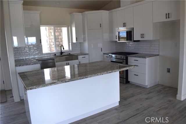 16944 Pauhaska Road, Apple Valley CA: https://media.crmls.org/medias/88d45036-3895-44a7-ae62-cab314c61fc0.jpg