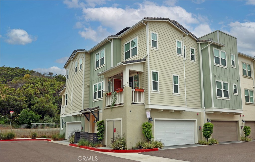1104 Hibiscus Way