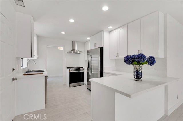 221 Acacia Lane, Newbury Park CA: https://media.crmls.org/medias/88d57ad2-e0d7-4f08-80e9-15700ac8f80a.jpg