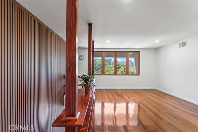 Detail Gallery Image 22 of 42 For 2820 Oak Point Dr, Los Angeles,  CA 90068 - 2 Beds | 1/1 Baths