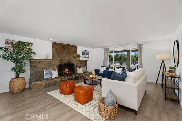 Detail Gallery Image 11 of 49 For 980 19th Street, Costa Mesa,  CA 92627 - 3 Beds | 2 Baths