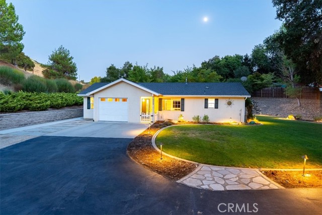 6205 San Anselmo Road, Atascadero CA: https://media.crmls.org/medias/88d682a1-d8c6-4c55-840f-b1d93a1fcd14.jpg