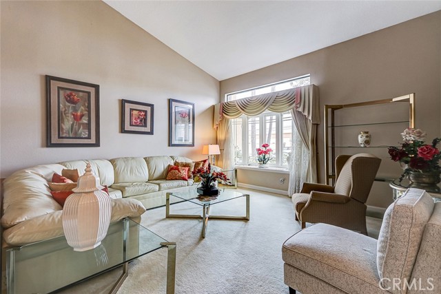 Detail Gallery Image 5 of 34 For 5316 W 135th, Hawthorne,  CA 90250 - 4 Beds | 3 Baths