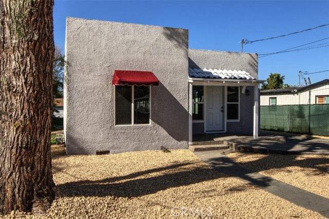 Detail Gallery Image 3 of 27 For 3581 Eucalyptus, Riverside,  CA 92507 - 2 Beds | 1 Baths