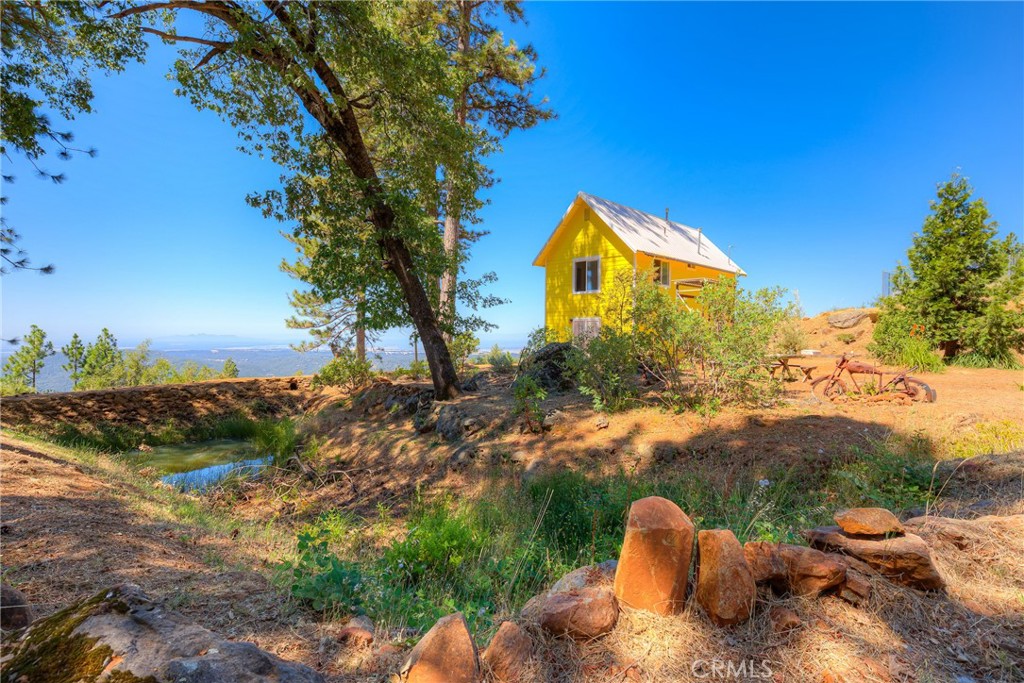 https://media.crmls.org/medias/88d784d7-31bf-400c-b06c-d6eb0af8584f.jpg?preset=X-Large