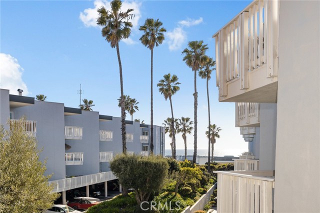 610 The Village, Redondo Beach, California 90277, ,Residential,Sold,The Village,SB22043671