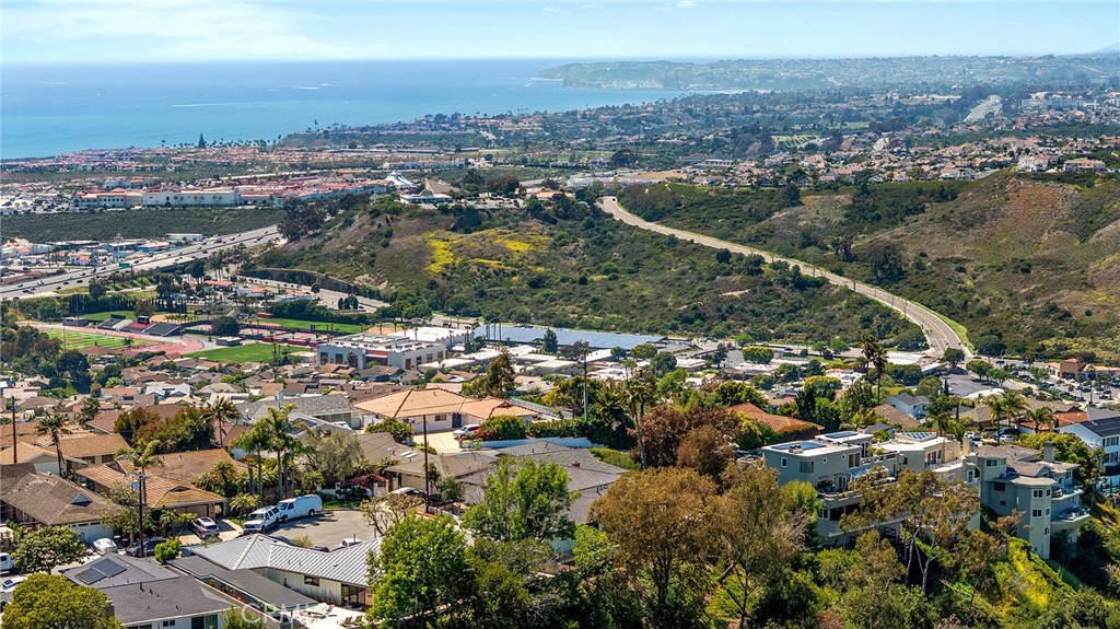 https://media.crmls.org/medias/88d78adc-f2aa-4532-837e-9ea5d39eae48.jpg?preset=X-Large