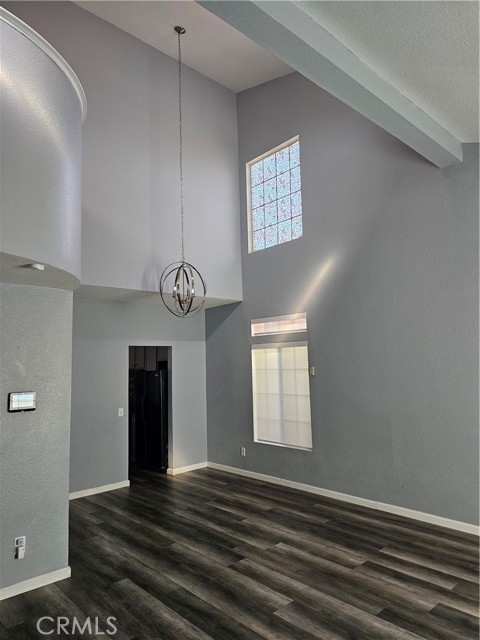 12530 Loma Verde Drive, Victorville CA: https://media.crmls.org/medias/88d885d4-db81-4f37-a66c-e5a5b206c555.jpg