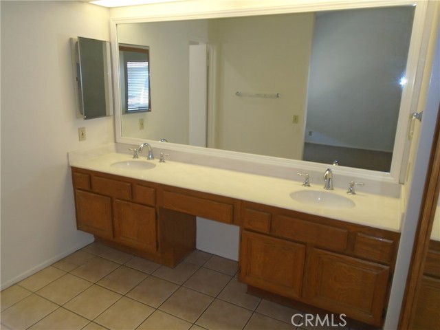 Detail Gallery Image 14 of 33 For 19 Goldstar, Pomona,  CA 91766 - 3 Beds | 2/1 Baths