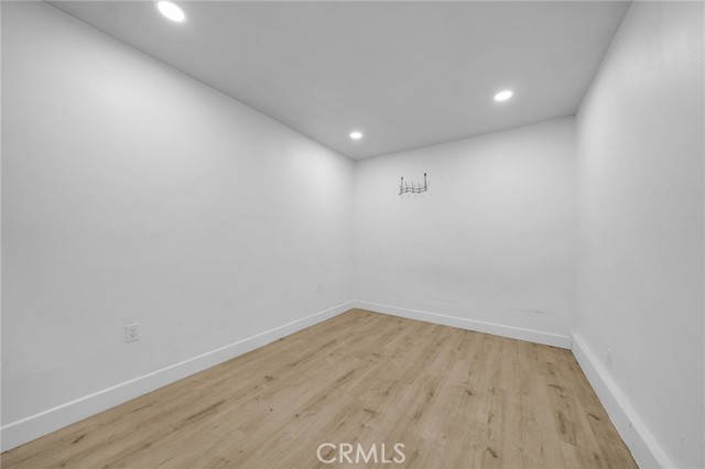 Detail Gallery Image 36 of 47 For 7044 Nestle Ave, Reseda,  CA 91335 - 4 Beds | 3 Baths