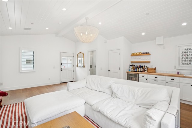 Detail Gallery Image 13 of 18 For 323 Magnolia Dr, Laguna Beach,  CA 92651 - 4 Beds | 3 Baths
