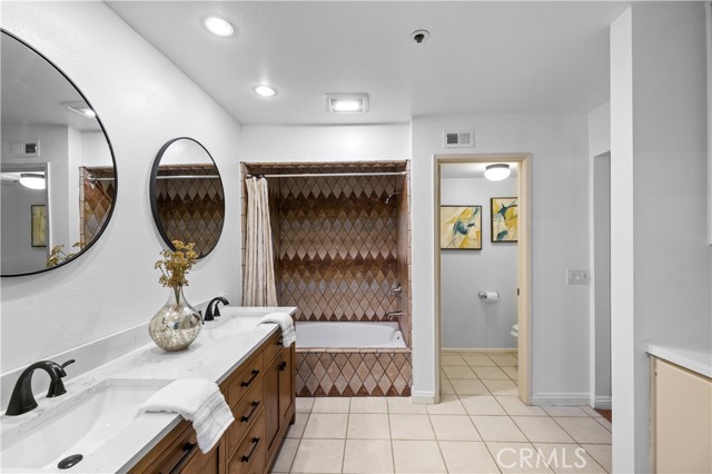 Detail Gallery Image 17 of 34 For 240 Nice Ln #208,  Newport Beach,  CA 92663 - 2 Beds | 2 Baths