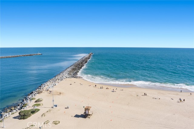 Detail Gallery Image 26 of 27 For 2108 E Oceanfront, Newport Beach,  CA 92661 - 5 Beds | 5/1 Baths
