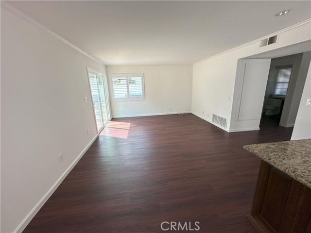 2353 Littleton Circle, Costa Mesa CA: https://media.crmls.org/medias/88dc4ffc-6c90-4e59-bdde-7c7abdce447d.jpg