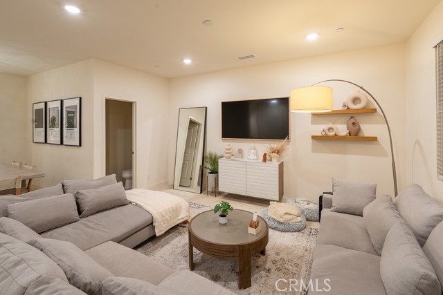 Front Image Thumbnail for CROC26056484