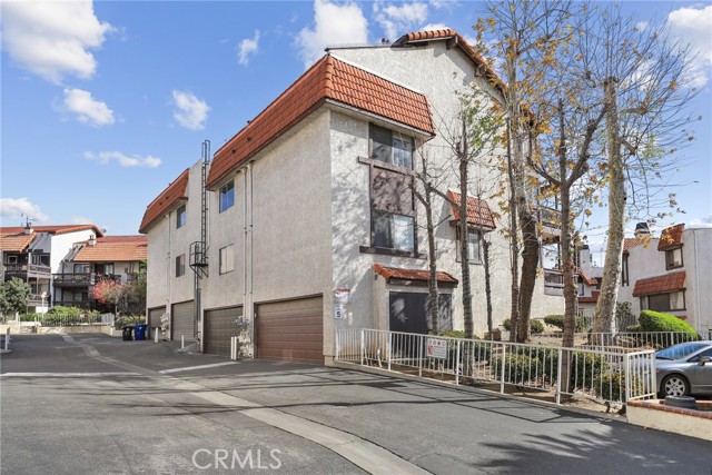 Detail Gallery Image 2 of 26 For 12330 Osborne St #86,  Pacoima,  CA 91331 - 1 Beds | 1 Baths