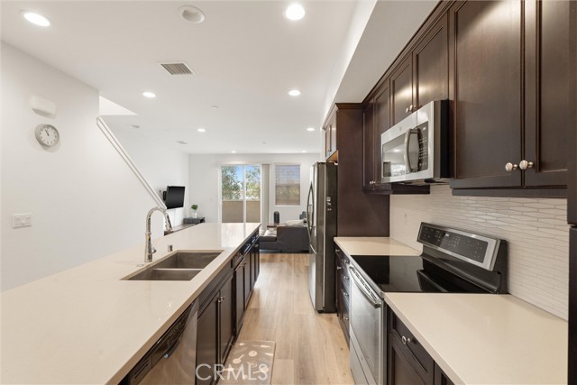 Detail Gallery Image 10 of 34 For 7705 Sage Dr, Pico Rivera,  CA 90660 - 2 Beds | 3 Baths