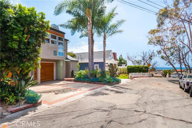 906 15th Place, Hermosa Beach, California 90254, 3 Bedrooms Bedrooms, ,2 BathroomsBathrooms,Residential,Sold,15th,SB16129420