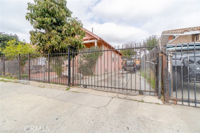 Image 3 for 781 E 42nd St, Los Angeles, CA 90011
