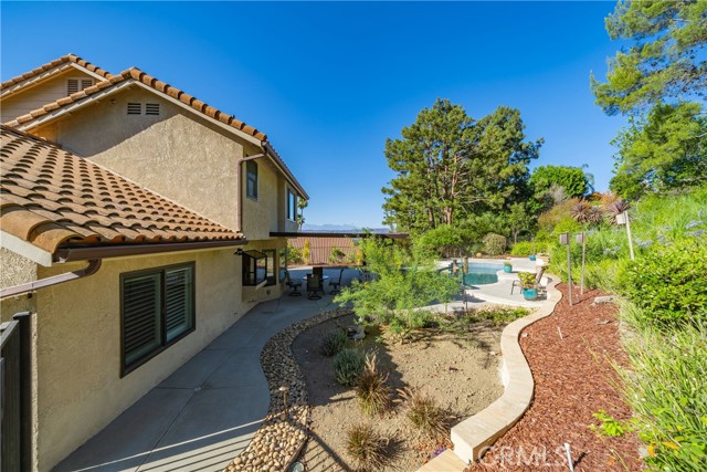 5347 E Big Sky Lane, Anaheim Hills CA: https://media.crmls.org/medias/88de9d40-9f6b-4200-ac8a-2cca385e32d8.jpg
