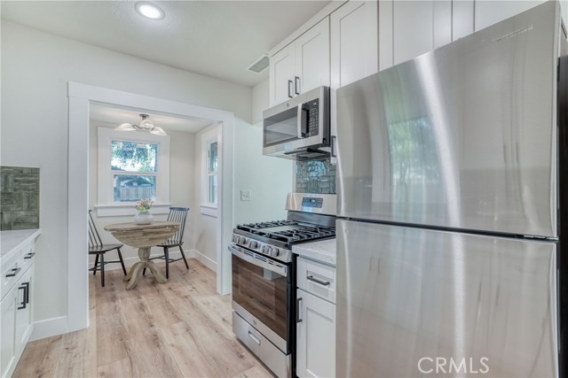 Detail Gallery Image 7 of 25 For 1819 N Vagedes Ave, Fresno,  CA 93705 - 2 Beds | 1 Baths