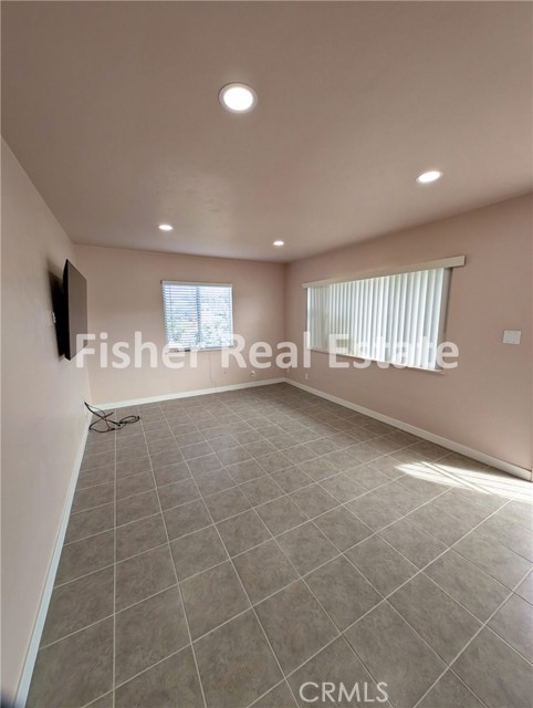 Detail Gallery Image 3 of 26 For 379 N 3rd, Grover Beach,  CA 93433 - 3 Beds | 2 Baths