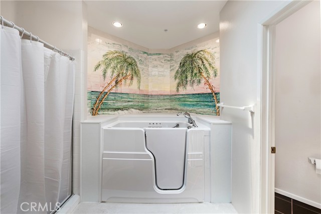 2604 E 20th street, Signal Hill CA: https://media.crmls.org/medias/88df2e1f-0365-4493-915d-62ab04f3f640.jpg