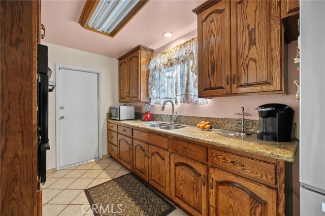 327 Flaxton Street, Pomona CA: https://media.crmls.org/medias/88df500c-fa79-4cec-8900-a0adbd263545.jpg
