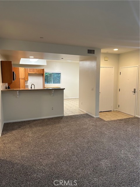 Detail Gallery Image 3 of 33 For 7551 Jordan #109,  Canoga Park,  CA 91303 - 3 Beds | 2 Baths