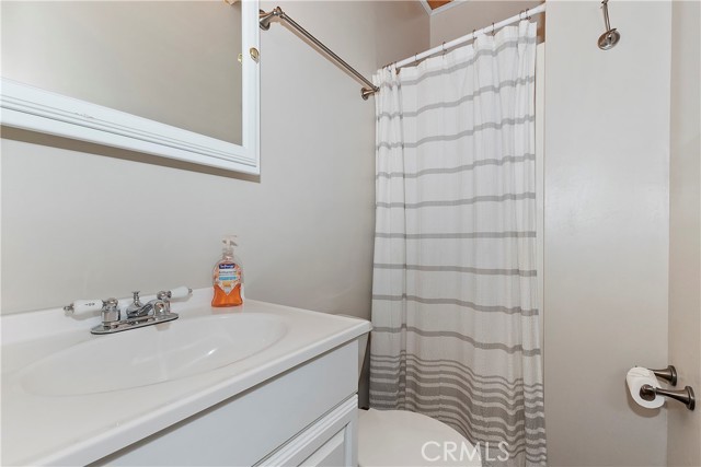 Detail Gallery Image 18 of 31 For 28393 Larchmont Ln, Lake Arrowhead,  CA 92352 - 2 Beds | 2 Baths