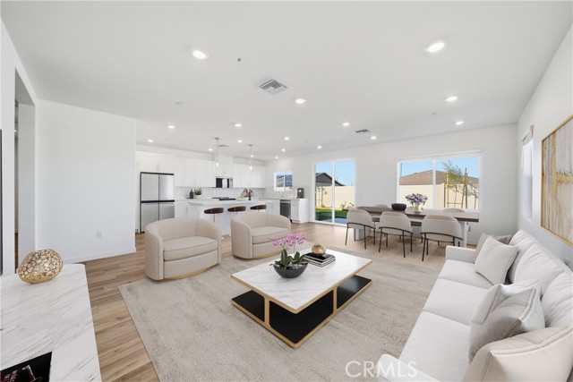 Detail Gallery Image 11 of 36 For 3248 E Avenue J-3, Lancaster,  CA 93535 - 3 Beds | 2 Baths