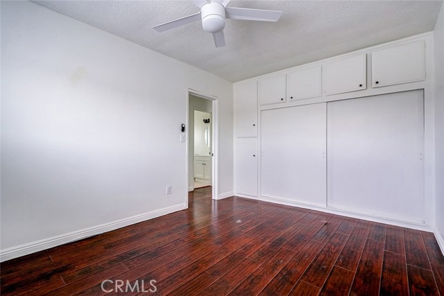 4207 Manhattan Beach Boulevard, Lawndale CA: https://media.crmls.org/medias/88e07179-bc55-41a4-a455-1b8dcf958f6c.jpg