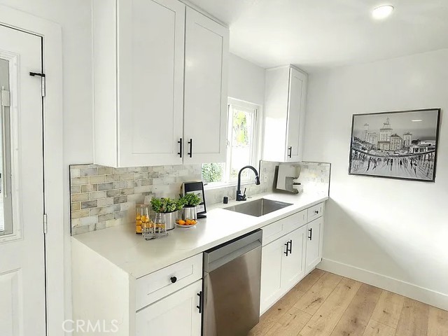 Image 7 of 16 For 2422 Santa Ana Avenue