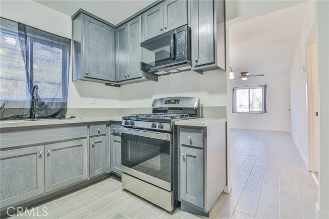 Detail Gallery Image 8 of 28 For 1962 E 114th St, Los Angeles,  CA 90059 - 2 Beds | 2 Baths