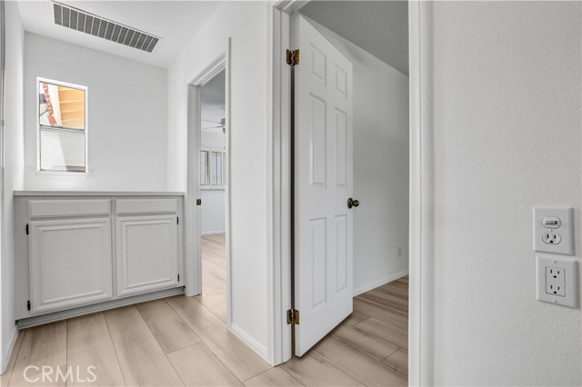 22718 Town Crier Road, Calabasas CA: https://media.crmls.org/medias/88e235c5-773e-4845-b7fd-4dc1b26c8d68.jpg