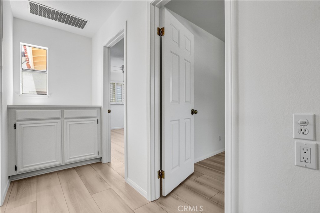 https://media.crmls.org/medias/88e235c5-773e-4845-b7fd-4dc1b26c8d68.jpg?preset=X-Large