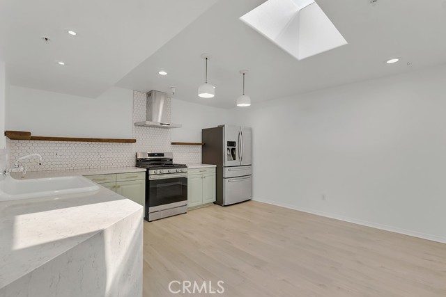 Image 5 of 39 For 17735 Kinzie Street 304