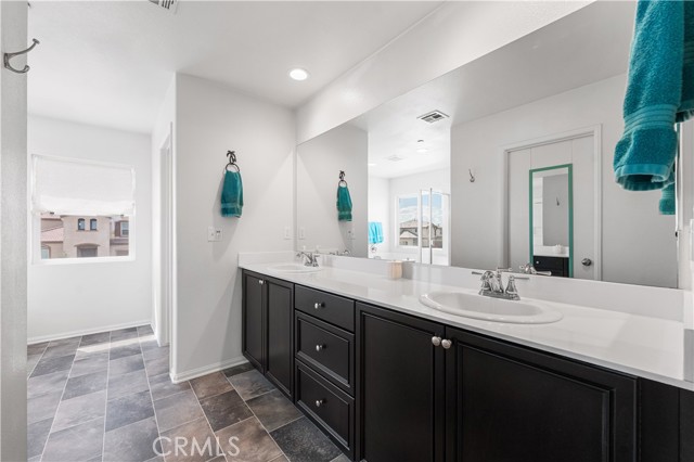 2436 Lugar Bonito Court, Rosamond CA: https://media.crmls.org/medias/88e370ef-db6a-4c40-a13c-bc23e527a83d.jpg