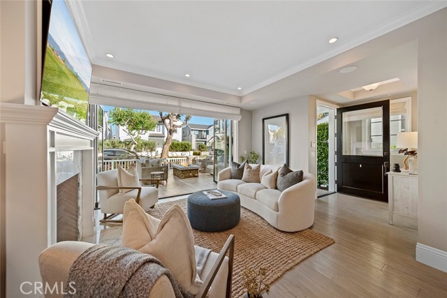 515 Narcissus Avenue, Corona del Mar CA: https://media.crmls.org/medias/88e43c57-40f9-4827-9957-51c8c269bb9b.jpg