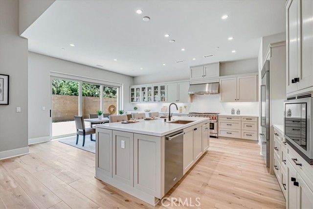 100 Bozeman, Irvine CA: https://media.crmls.org/medias/88e4580c-ce0b-4a23-b0a5-966816640bad.jpg