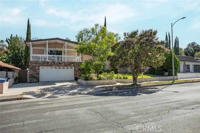 Detail Gallery Image 3 of 67 For 12457 Bradford Pl, Granada Hills,  CA 91344 - 4 Beds | 3 Baths