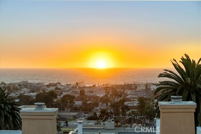 940 15th St, Hermosa Beach, California 90254, 4 Bedrooms Bedrooms, ,3 BathroomsBathrooms,Residential,Sold,15th St,SB22231725