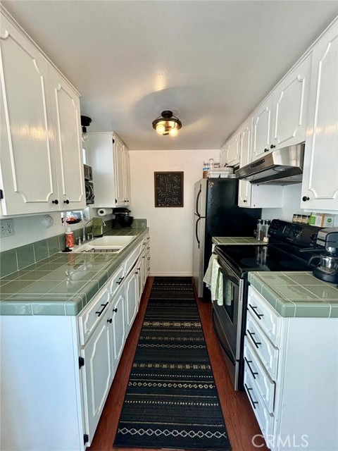 615 E Broadway, Long Beach CA: https://media.crmls.org/medias/88e6c76e-3e12-4f2a-997e-1f288db3f592.jpg