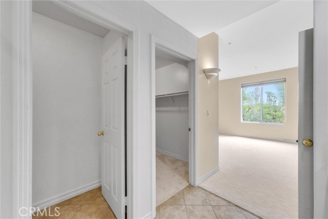 Image 25 of 40 For 2233 Martin  302