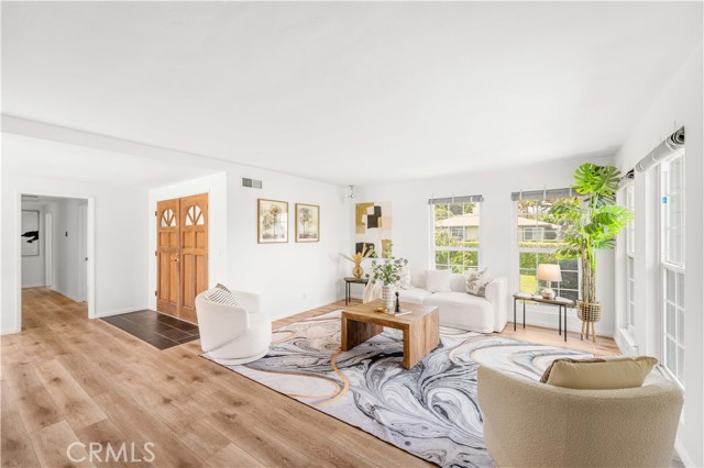448 E Sandra Avenue, Arcadia CA: https://media.crmls.org/medias/88e7ef9c-4a47-4d0d-ad82-375331dae63c.jpg