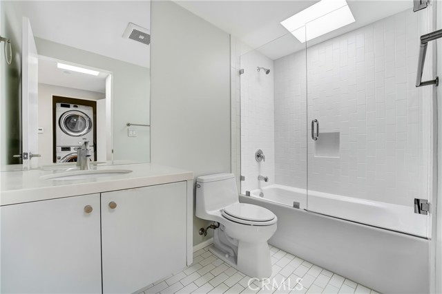 3907 De Longpre Avenue, Los Angeles CA: https://media.crmls.org/medias/88e80da2-321e-48e6-a7fc-0070a2ba646f.jpg