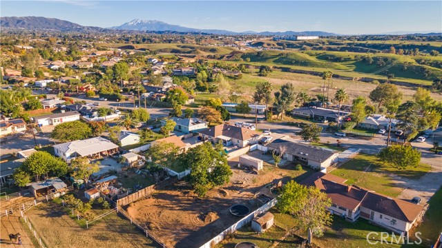 33278 Colorado, Yucaipa CA: https://media.crmls.org/medias/88e874ea-ddfe-443b-ab6c-ef1346acca00.jpg