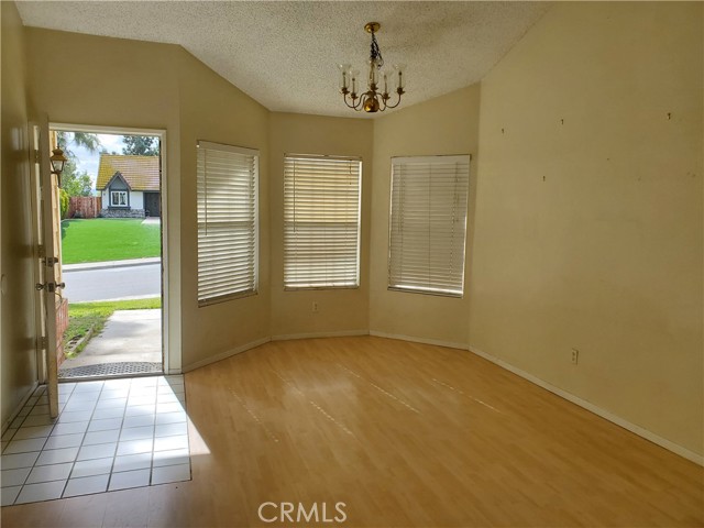 11245 Clara Court, Riverside CA: https://media.crmls.org/medias/88e8c6a6-43b8-49a5-8df9-d56547e74d65.jpg