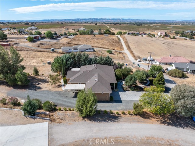 Detail Gallery Image 8 of 68 For 8230 Baron Way, Paso Robles,  CA 93446 - 3 Beds | 2 Baths