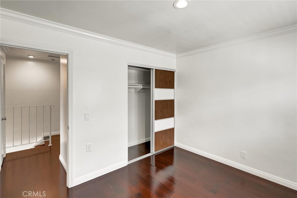 MLS #WS25216940 image #8